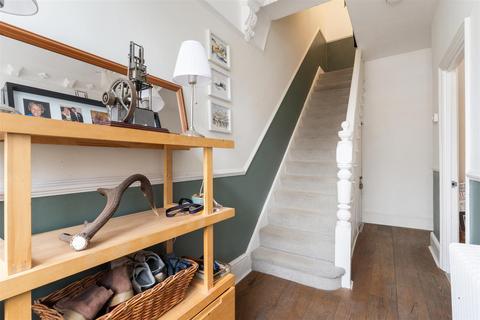 25 Dover Road, London, E12 5DZ