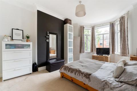 25 Dover Road, London, E12 5DZ