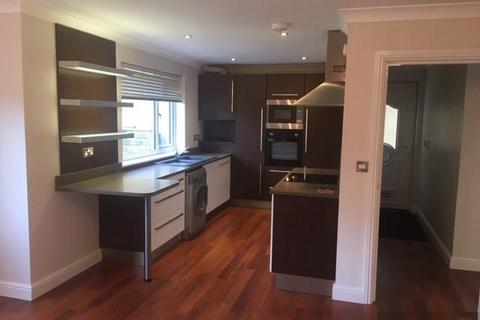 2 bedroom apartment to rent, Hall Garth, Huddersfield HD5