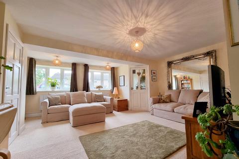 3 bedroom semi-detached house for sale, Newbury Lane, Silsoe, Bedfordshire, MK45