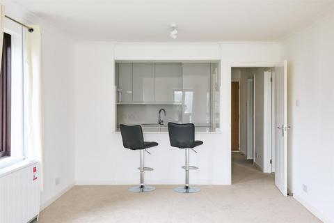 2 bedroom apartment to rent, Carrara Wharf, Fulham, SW6
