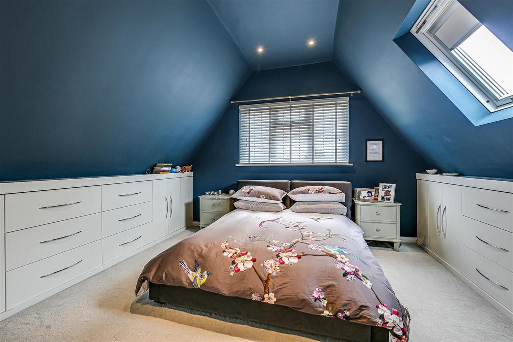 15 Bedroom 1.jpg