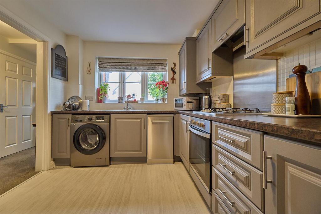 Kitchen to front