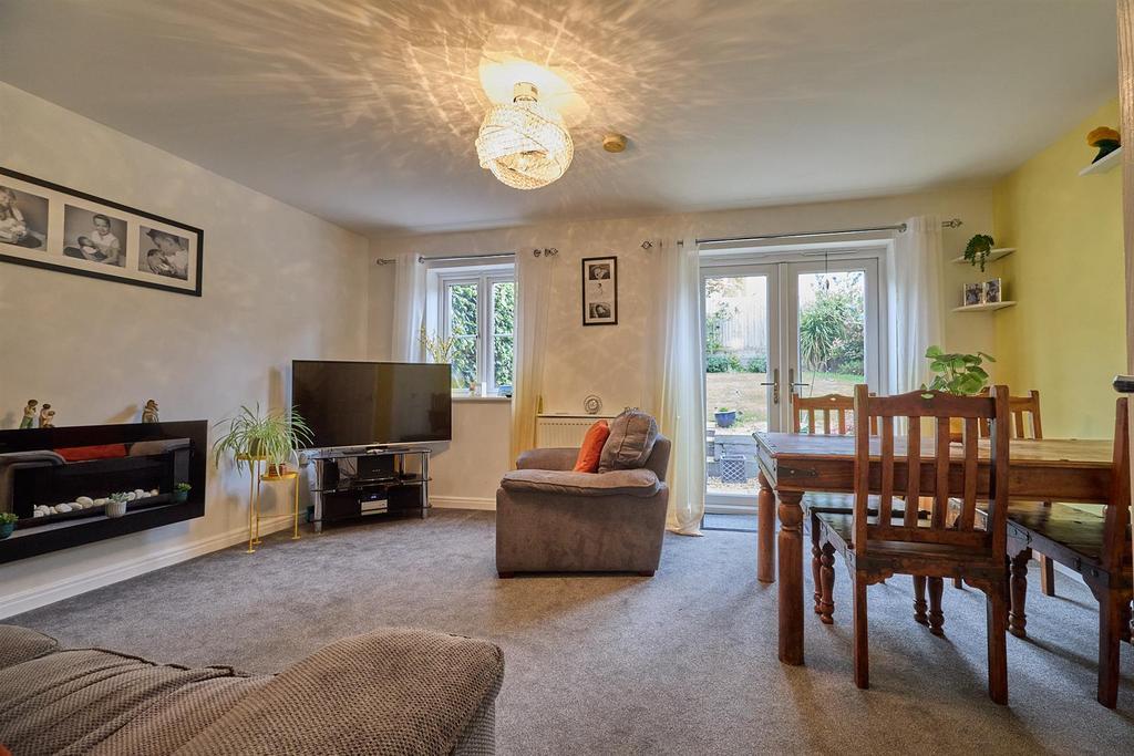 Lounge to rear