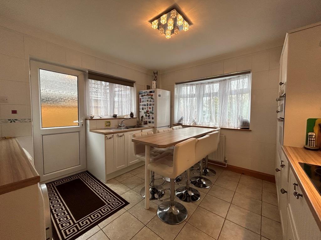 Kitchen breakfast room