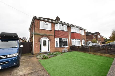3 bedroom semi-detached house to rent, Clarendon Road, Scunthorpe