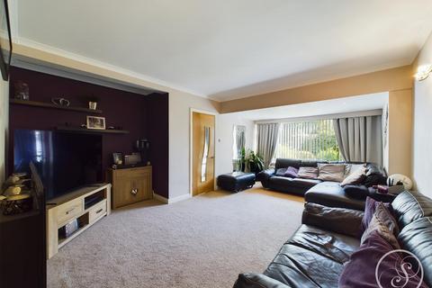 4 bedroom semi-detached house for sale, Temple Close, Leeds