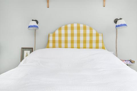 18, Howmic Court Arlington Road, Twickenham, TW1 2BD