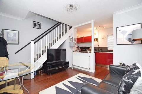 1 bedroom end of terrace house for sale, Jonquil Gardens, Hampton