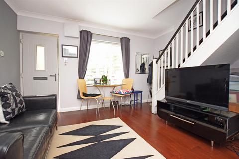 1 bedroom end of terrace house for sale, Jonquil Gardens, Hampton