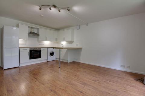 1 bedroom ground floor flat to rent, Capstan Ride, Enfield