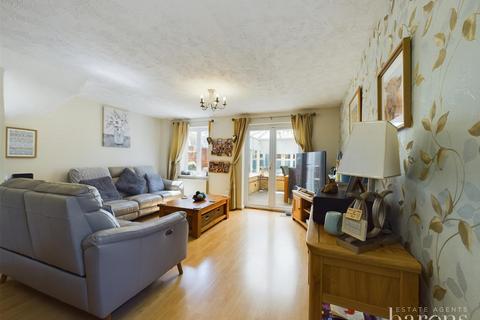 4 bedroom house for sale, Oceana Crescent, Basingstoke RG22