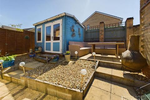 38 Oceana Crescent, Beggarwood, Basingstoke, RG22 4FE