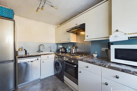 38 Oceana Crescent, Beggarwood, Basingstoke, RG22 4FE