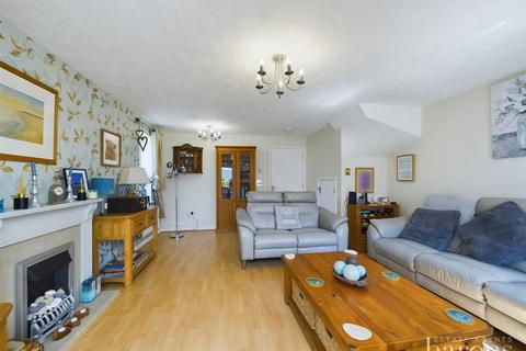 38 Oceana Crescent, Beggarwood, Basingstoke, RG22 4FE