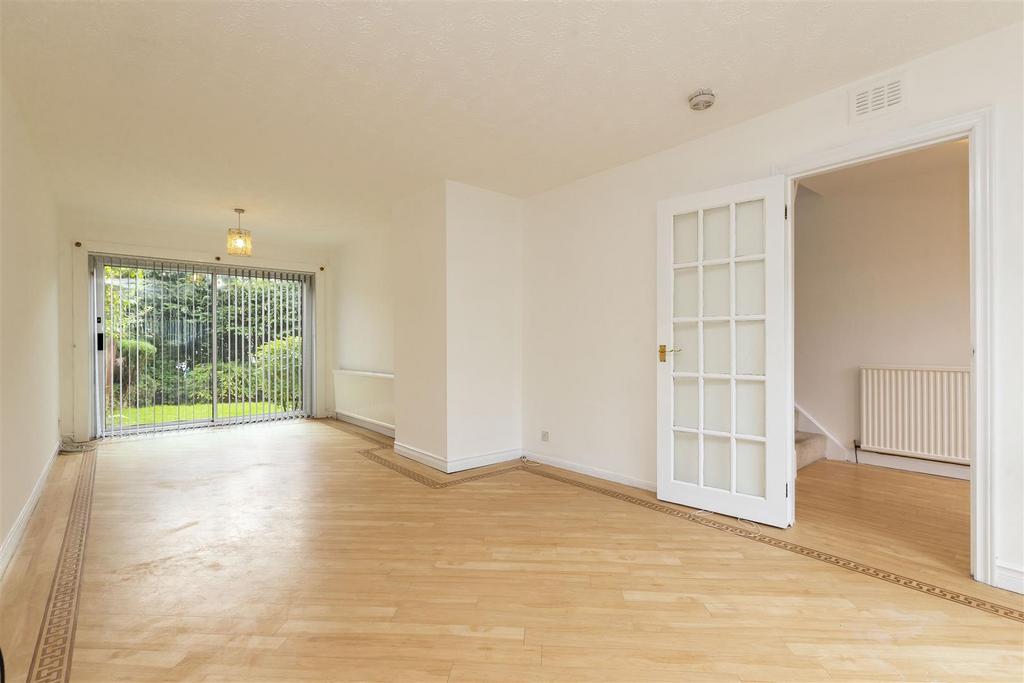 Elmwood Gardens, Lenzie 3 bed semidetached house for sale £210,000