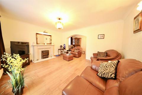 3 bedroom detached house for sale, Fletchergate, Hedon, Hull