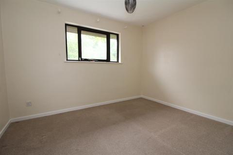 2 bedroom link detached house to rent, Clapham Place, Bradwell Common
