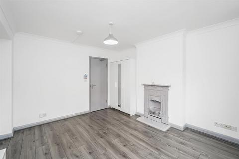 1 bedroom flat to rent, Elphinstone Road, Walthamstow, E17