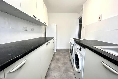 2 bedroom flat to rent, Sherbourne Avenue, Enfield