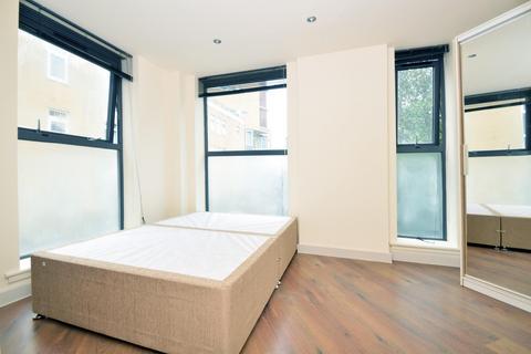 3 bedroom apartment to rent, Richmond Road, London Fields, E8