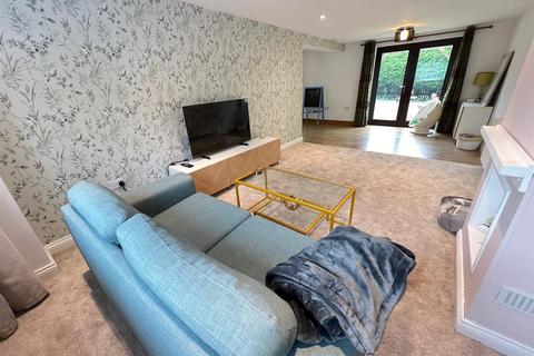 4 bedroom detached house for sale, The Houx, Stourbridge, DY8 4DR