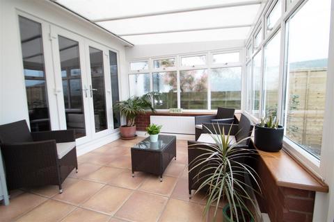3 Underhill Crescent, Knighton, LD7 1DG