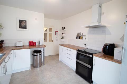 3 Underhill Crescent, Knighton, LD7 1DG