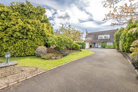 4 bedroom detached house for sale, Newfield Road, Hagley, DY9 0HY