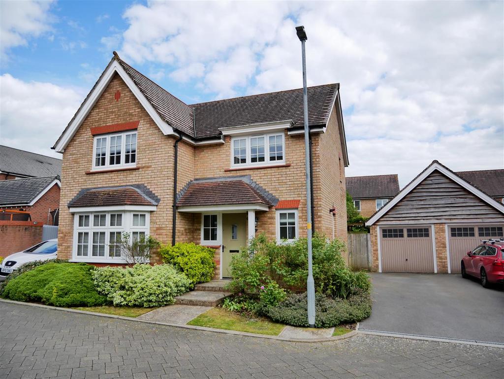York Road, Steeple Chase, Calne 4 bed detached house for sale £475,000