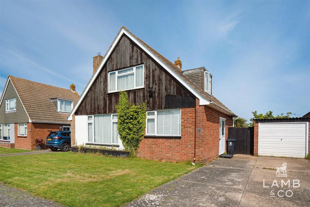 Grenfell Avenue, HollandonSea CO15 3 bed detached house for sale £