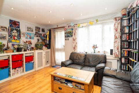 2 bedroom terraced house for sale, Gate Close, Borehamwood WD6