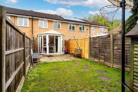 14 Gate Close, Borehamwood, WD6 5DH