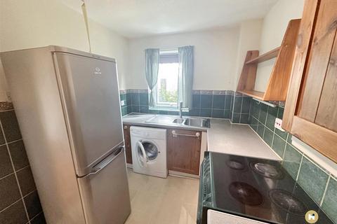 2 bedroom flat for sale, Howden Way, Wakefield WF1