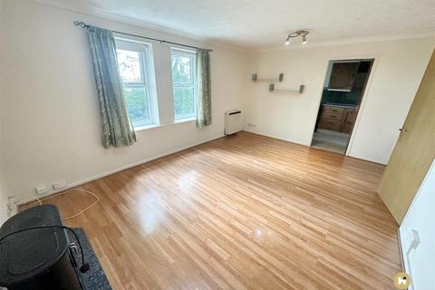 2 bedroom flat for sale, Howden Way, Wakefield WF1