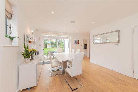 4 bedroom semi-detached house to rent, Holders Hill Gardens, London