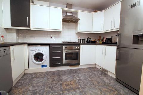 2 bedroom flat for sale, Coleridge Way, Borehamwood