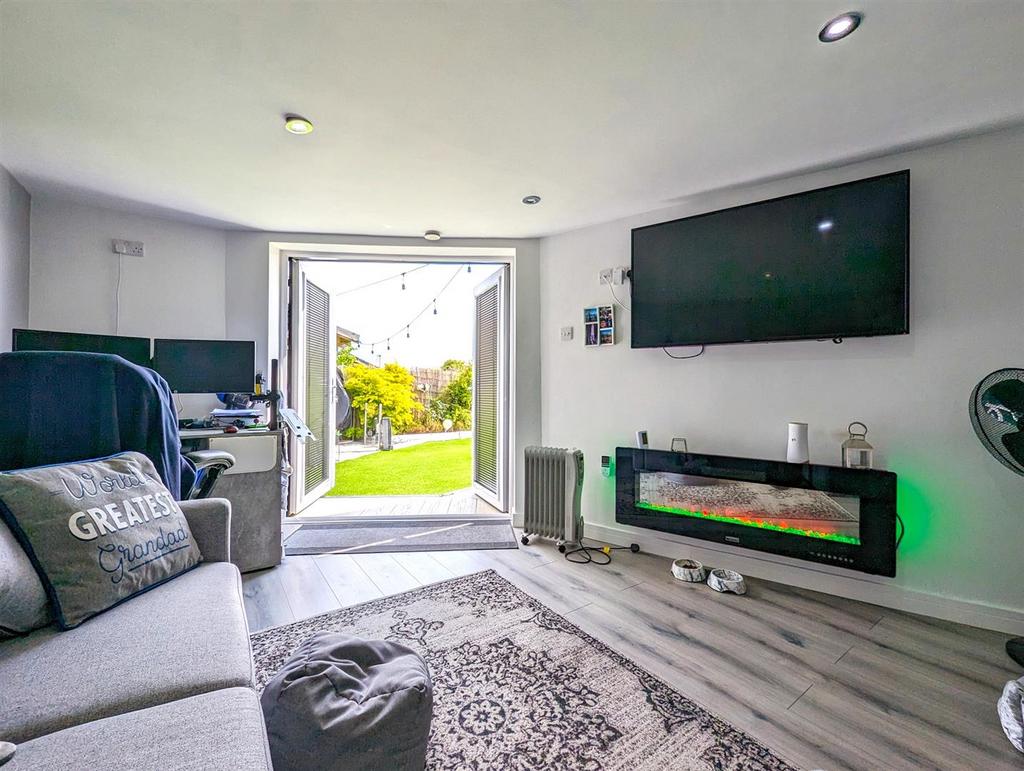 Garden pod/family room
