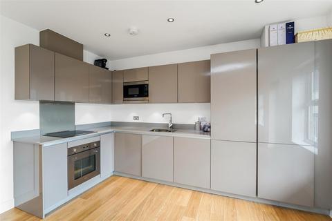 2 bedroom flat to rent, Ivydene Court, Queens Road, Buckhurst HIll