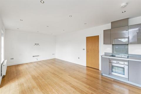 2 bedroom flat to rent, Ivydene Court, Queens Road, Buckhurst HIll