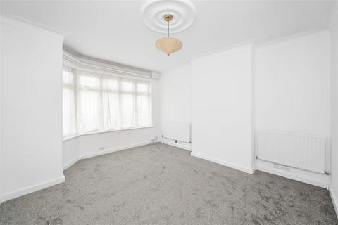 3 bedroom terraced house to rent, Whitehall Gardens, Chingford