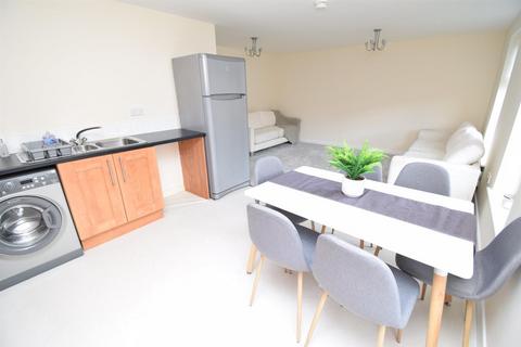 2 bedroom apartment to rent, The Rowick, Wakefield WF2