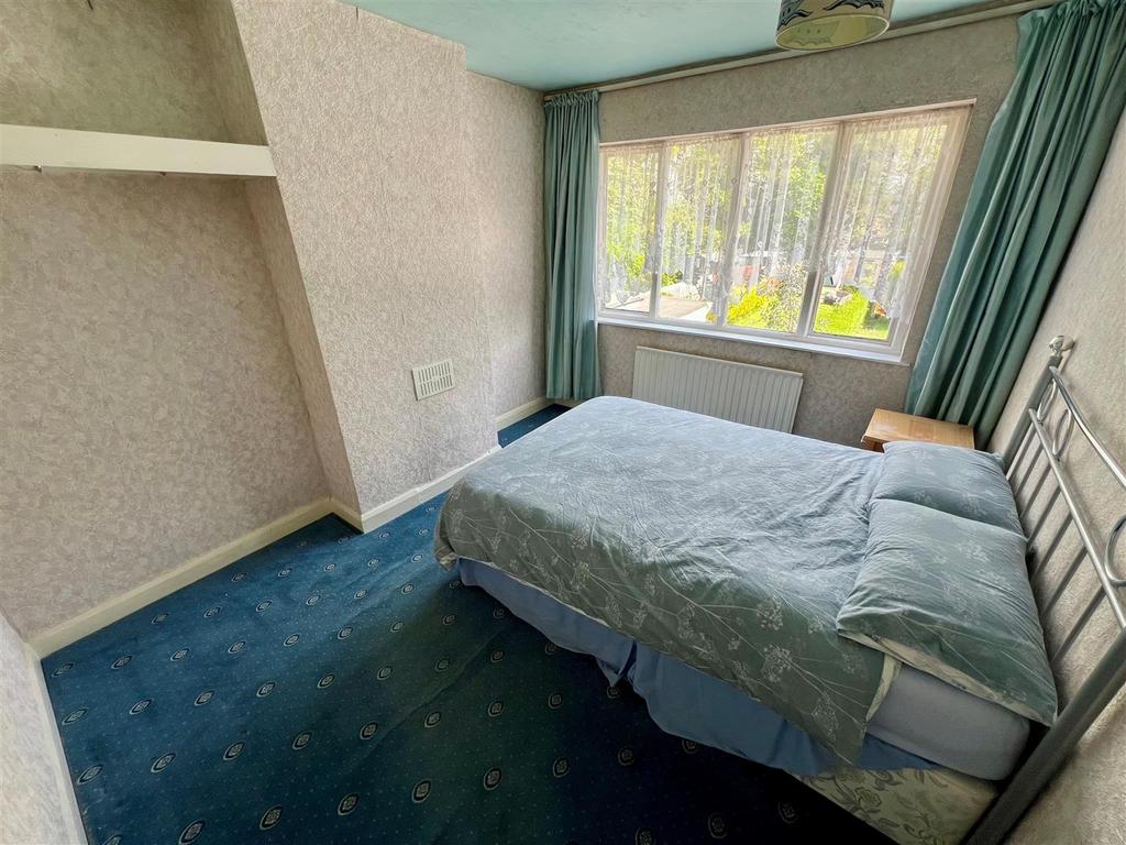 CR90 Bed2.jpg