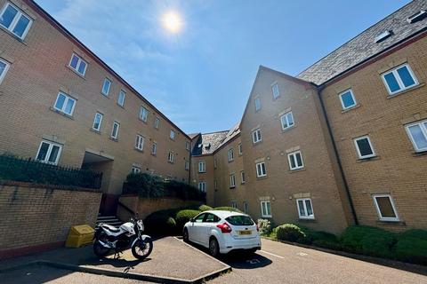 27 Brook View, Grange Park, Northampton, NN4 5DR