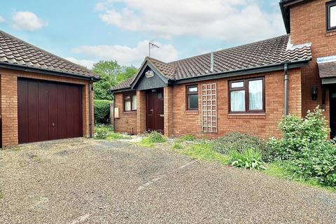 2 bedroom bungalow for sale, Falconers Rise, East Hunsbury, Northampton NN4