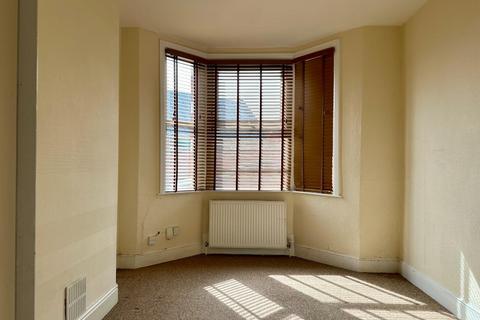 3 bedroom terraced house for sale, St Davids Road, Kingsthorpe, Northampton NN2