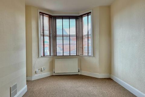 3 bedroom terraced house for sale, St Davids Road, Kingsthorpe, Northampton NN2