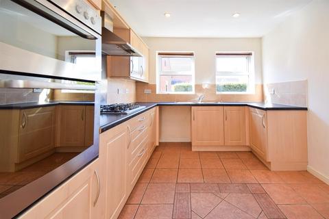 4 bedroom detached house to rent, Headingley Mews, Wakefield WF1