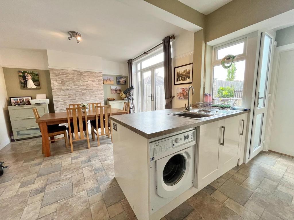 Birch Barn Way, Kingsthorpe, Northampton NN2 3 bed semidetached house