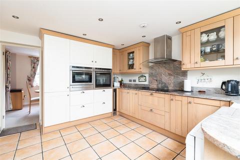 4 bedroom detached house for sale, Astwick Road, Stotfold, sg5 4AT